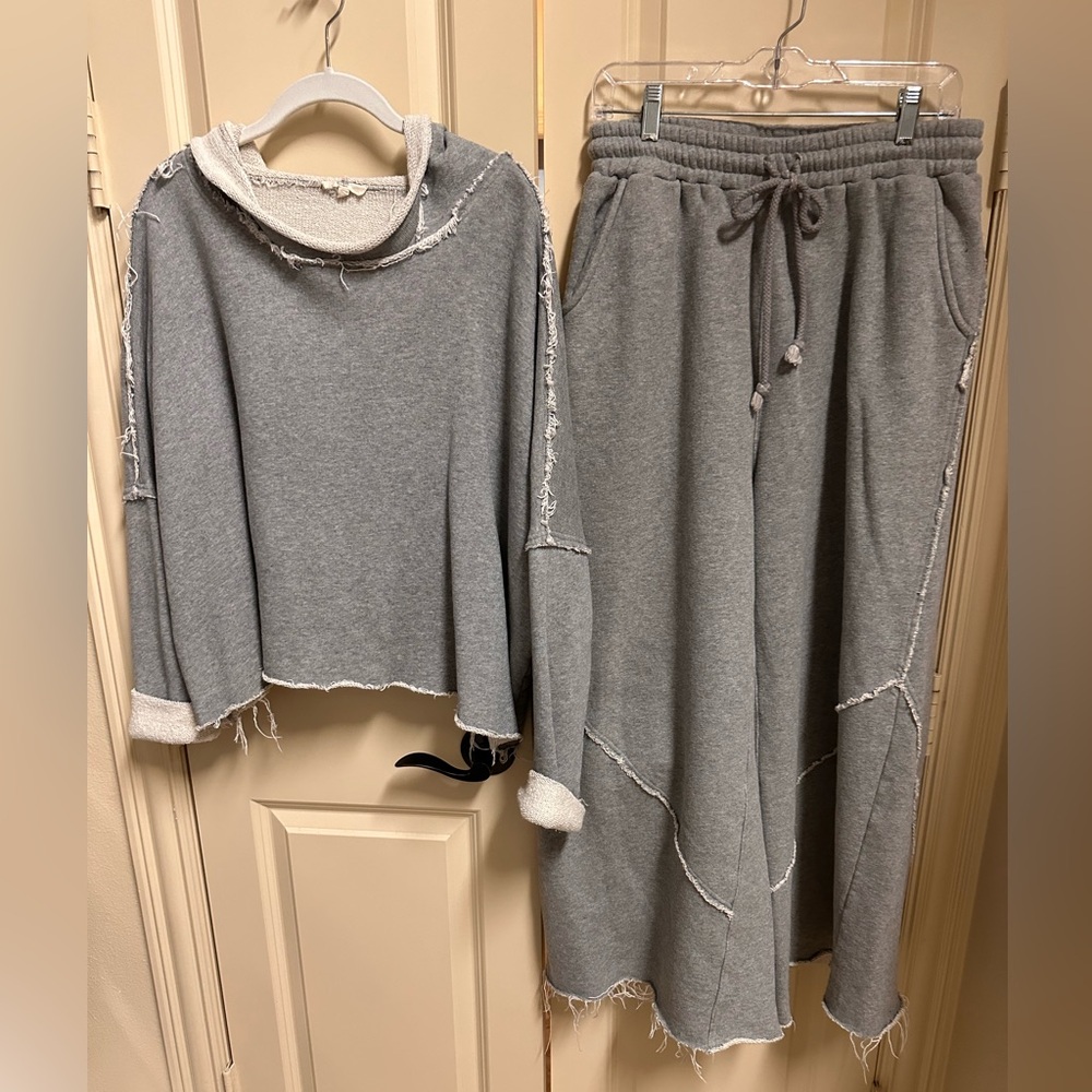 Easel size large vintage style sweat set